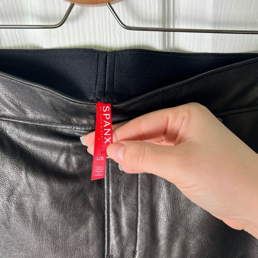 Spanx Black Leather Like High Rise Ankle Skinny Leg Pull On Slimming Pant L - Picture 8 of 8